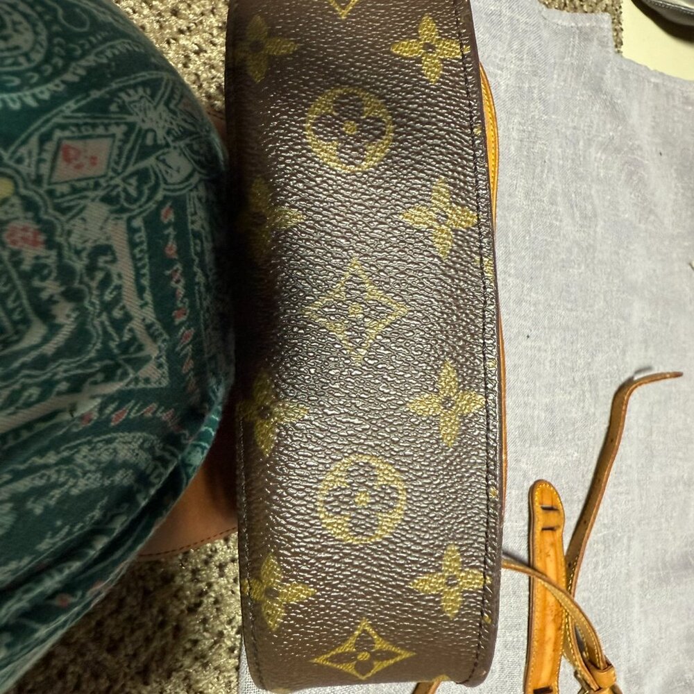 Louis Vuitton St. Cloud MM - Picture 4 of 12